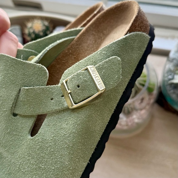 Birkenstock Boston Soft Footbed Suede Leather in Green Tea - Picture 15 of 16